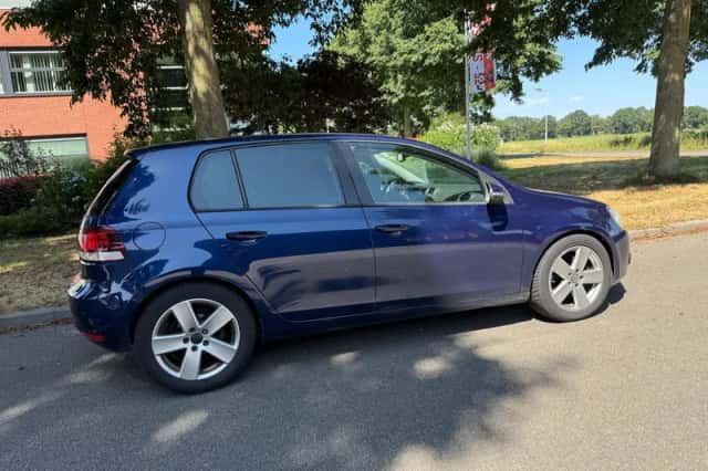 Volkswagen Golf (2009) thumbnail 5