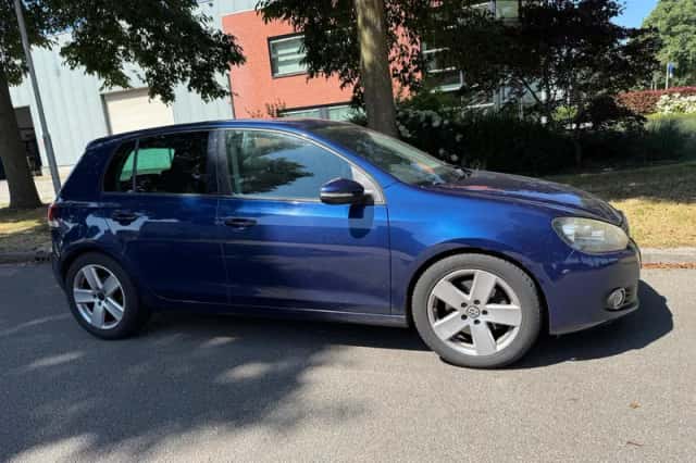 Volkswagen Golf (2009) thumbnail 6