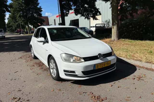Volkswagen Golf (2014) thumbnail 1
