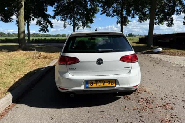 Volkswagen Golf (2014) thumbnail 4