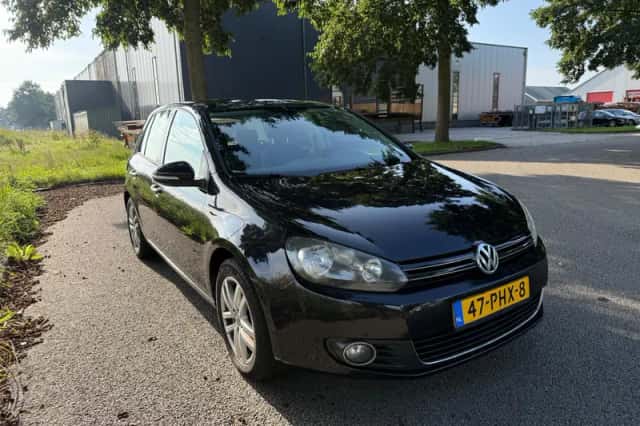 Volkswagen Golf (2011) thumbnail 1