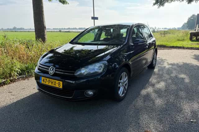 Volkswagen Golf (2011) thumbnail 2