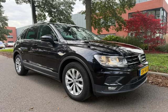 Volkswagen Tiguan (2018) thumbnail 1
