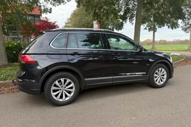Volkswagen Tiguan (2018) thumbnail 6