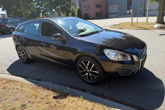 Volvo V60 (2011) thumbnail 1