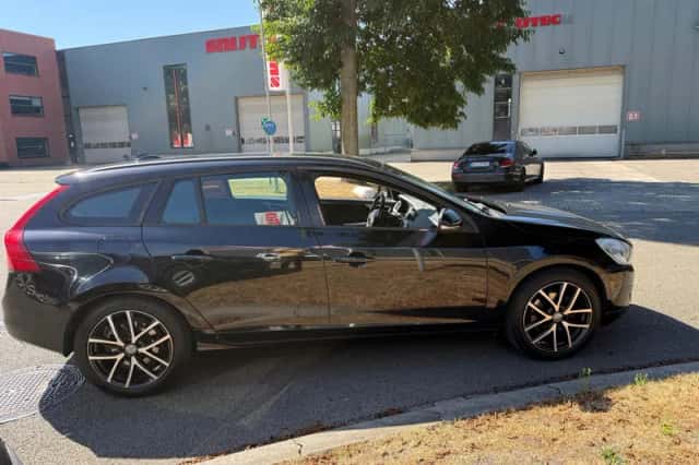 Volvo V60 (2011) thumbnail 5
