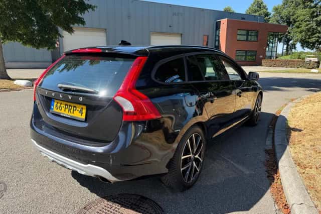 Volvo V60 (2011) thumbnail 6