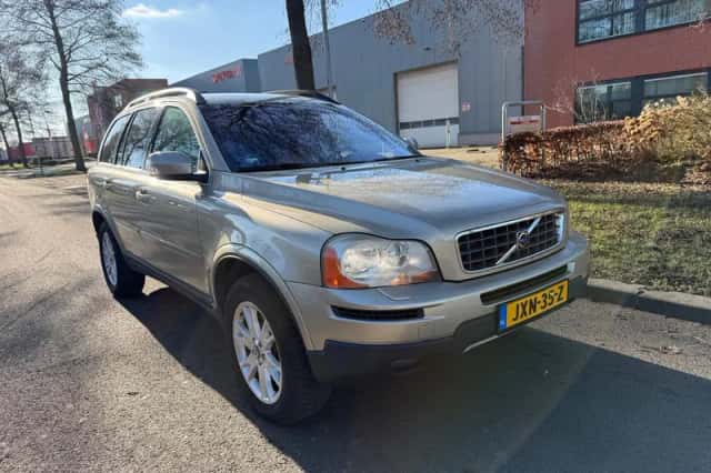 Volvo XC90 (2009) thumbnail 1