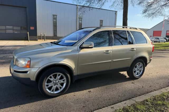 Volvo XC90 (2009) thumbnail 2