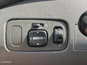 Toyota Yaris (2015) thumbnail 20