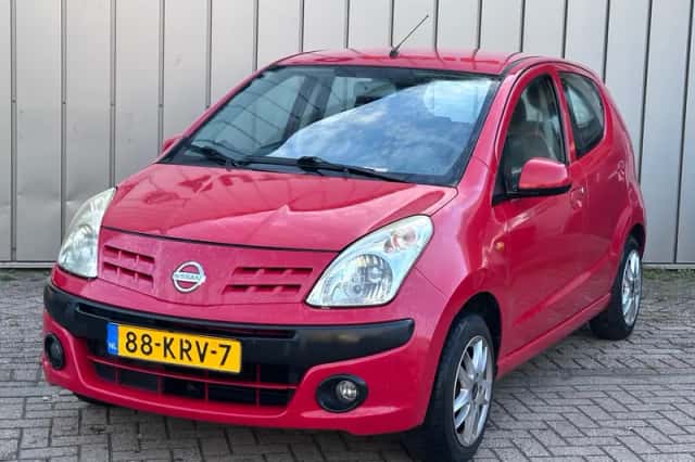 Nissan Pixo (2010) thumbnail 3