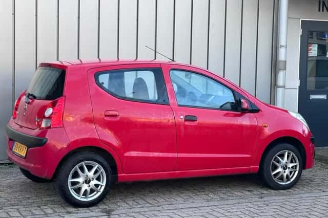 Nissan Pixo (2010) thumbnail 4