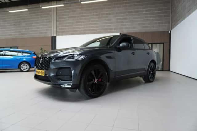 Jaguar F-Pace (2021) thumbnail 4