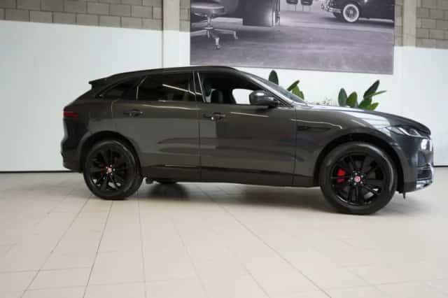 Jaguar F-Pace (2021) thumbnail 5