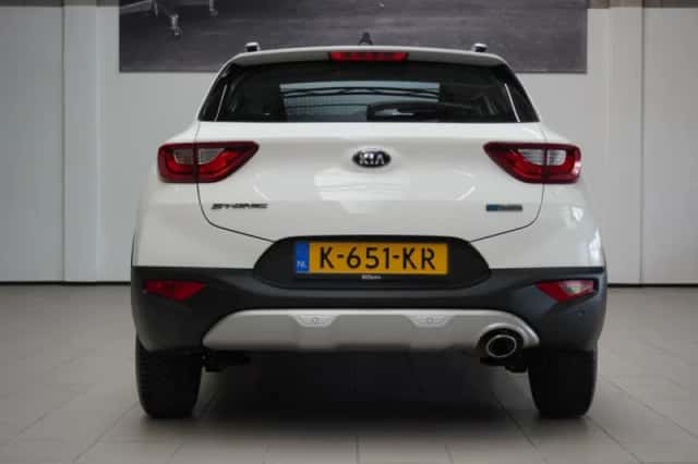 Kia Stonic (2021) thumbnail 6