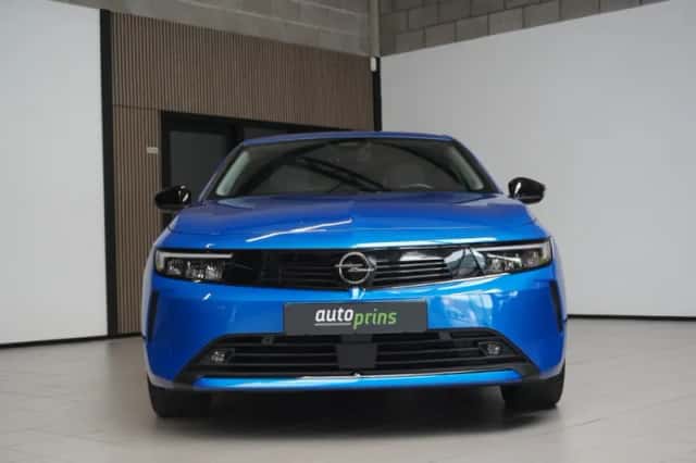 Opel Astra (2023) thumbnail 3