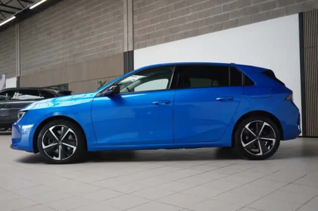 Opel Astra (2023) thumbnail 5
