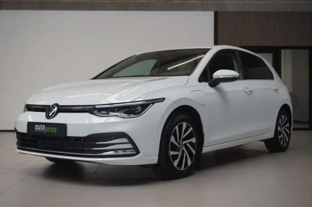 Volkswagen Golf (2020) thumbnail 4
