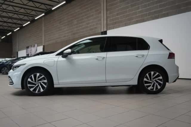 Volkswagen Golf (2020) thumbnail 5