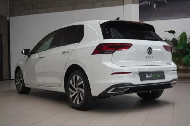 Volkswagen Golf (2020) thumbnail 6