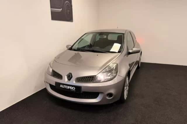 Renault Clio (2006) thumbnail 6