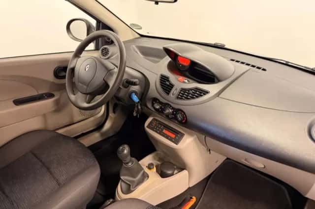 Renault Twingo (2009) thumbnail 3