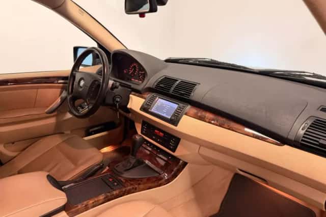 BMW X5 (2004) thumbnail 3