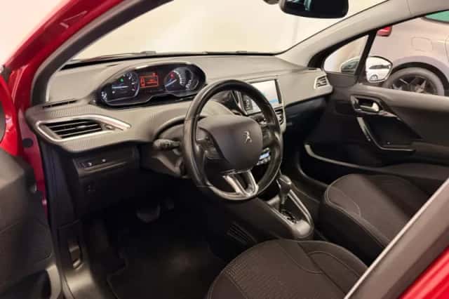 Peugeot 208 (2017) thumbnail 3