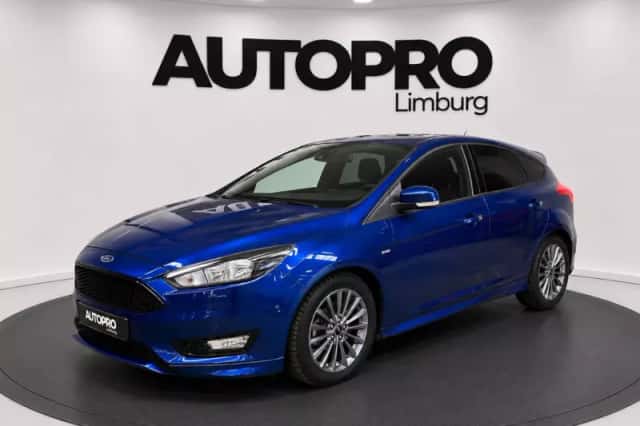Ford Focus (2018) thumbnail 1