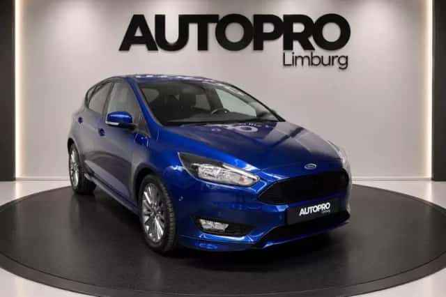 Ford Focus (2018) thumbnail 2