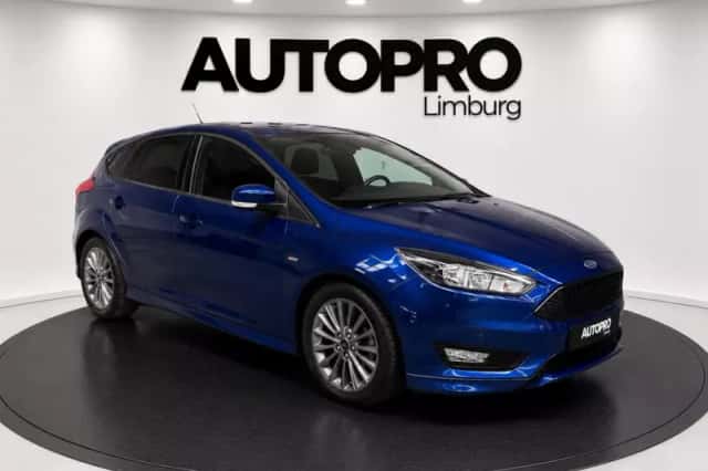 Ford Focus (2018) thumbnail 3