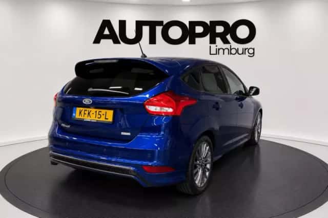 Ford Focus (2018) thumbnail 5