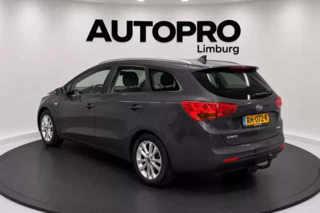 Kia Ceed (2017) thumbnail 2