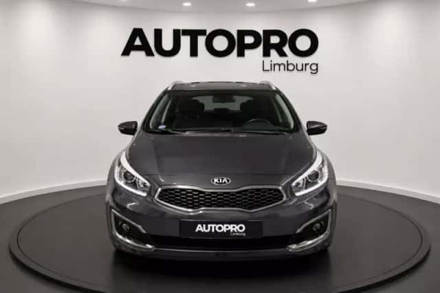 Kia Ceed (2017) thumbnail 4