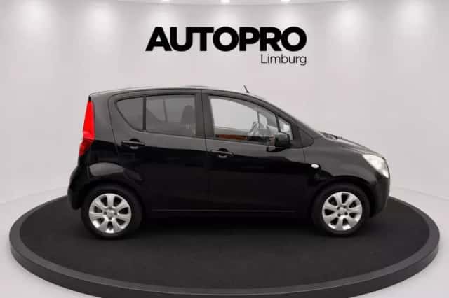 Opel Agila (2009) thumbnail 6