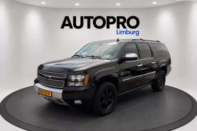 Chevrolet Suburban (2009) thumbnail 1