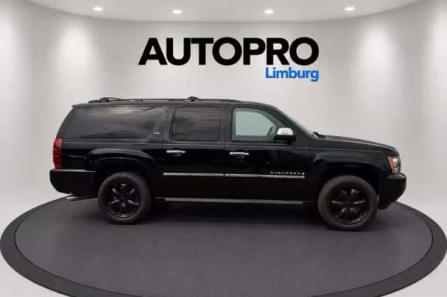 Chevrolet Suburban (2009) thumbnail 6