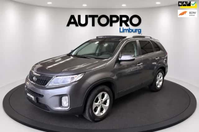 Kia Sorento (2015) thumbnail 1