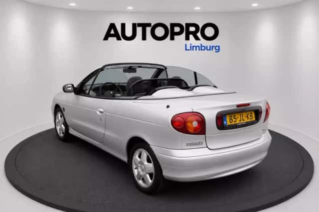 Renault Mégane (2002) thumbnail 2