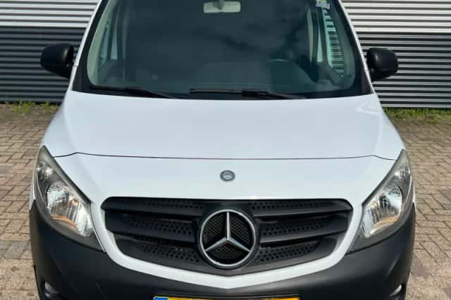 Mercedes-Benz Citan (2014) thumbnail 2