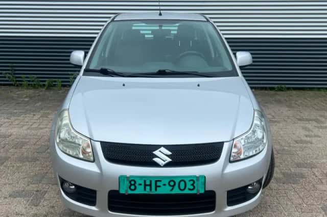 Suzuki SX4 (2007) thumbnail 2