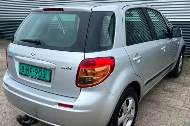 Suzuki SX4 (2007) thumbnail 6