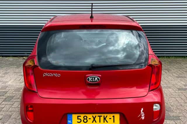 Kia Picanto (2012) thumbnail 4