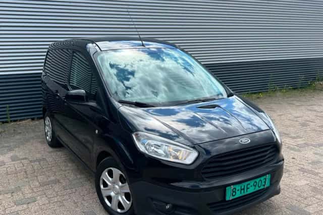 Ford Transit Courier (2016) thumbnail 1