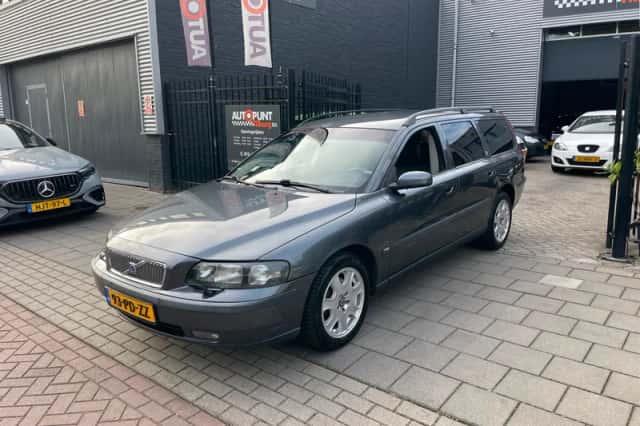 Volvo V70 (2004) thumbnail 1