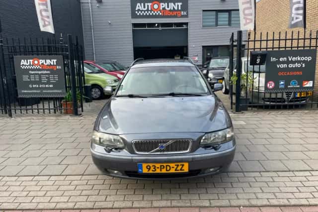 Volvo V70 (2004) thumbnail 2