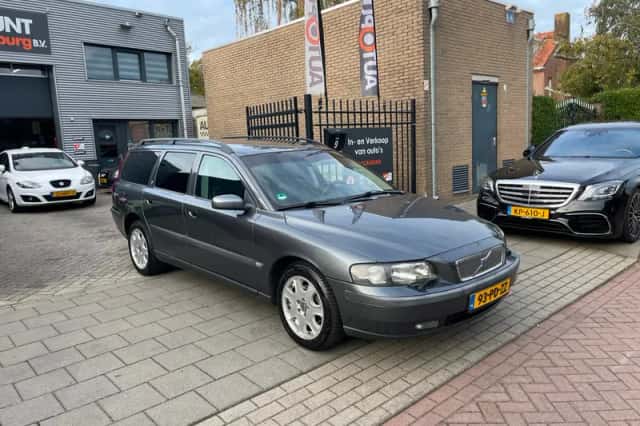 Volvo V70 (2004) thumbnail 3