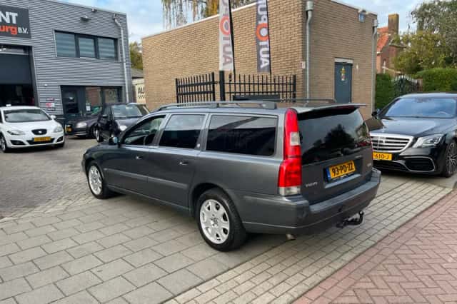 Volvo V70 (2004) thumbnail 6