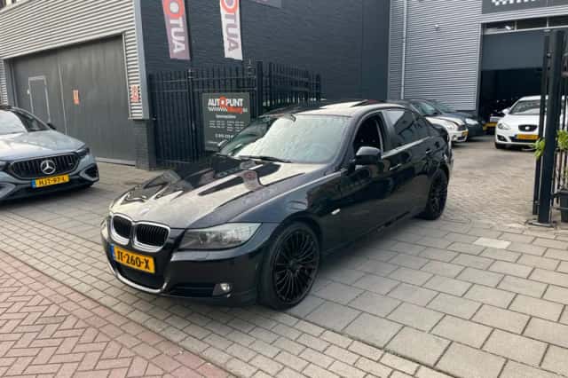 BMW 3-Serie (2009) thumbnail 1