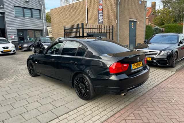 BMW 3-Serie (2009) thumbnail 6